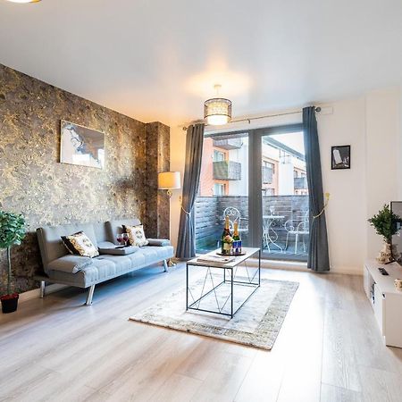 Caliber Stays Birmingham Bliss - Medusa Suite Apartments - Central 2-Bed Retreat - City Attractions, Sleeps 4, Free Netflix, Nearby Parking & Close Proximity - Bullring, Grand Central, The Cube - 5 Minutes Walk Exterior foto