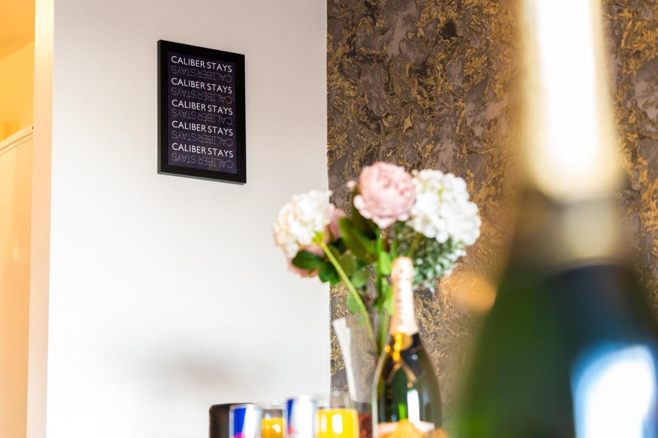 Caliber Stays Birmingham Bliss - Medusa Suite Apartments - Central 2-Bed Retreat - City Attractions, Sleeps 4, Free Netflix, Nearby Parking & Close Proximity - Bullring, Grand Central, The Cube - 5 Minutes Walk Exterior foto